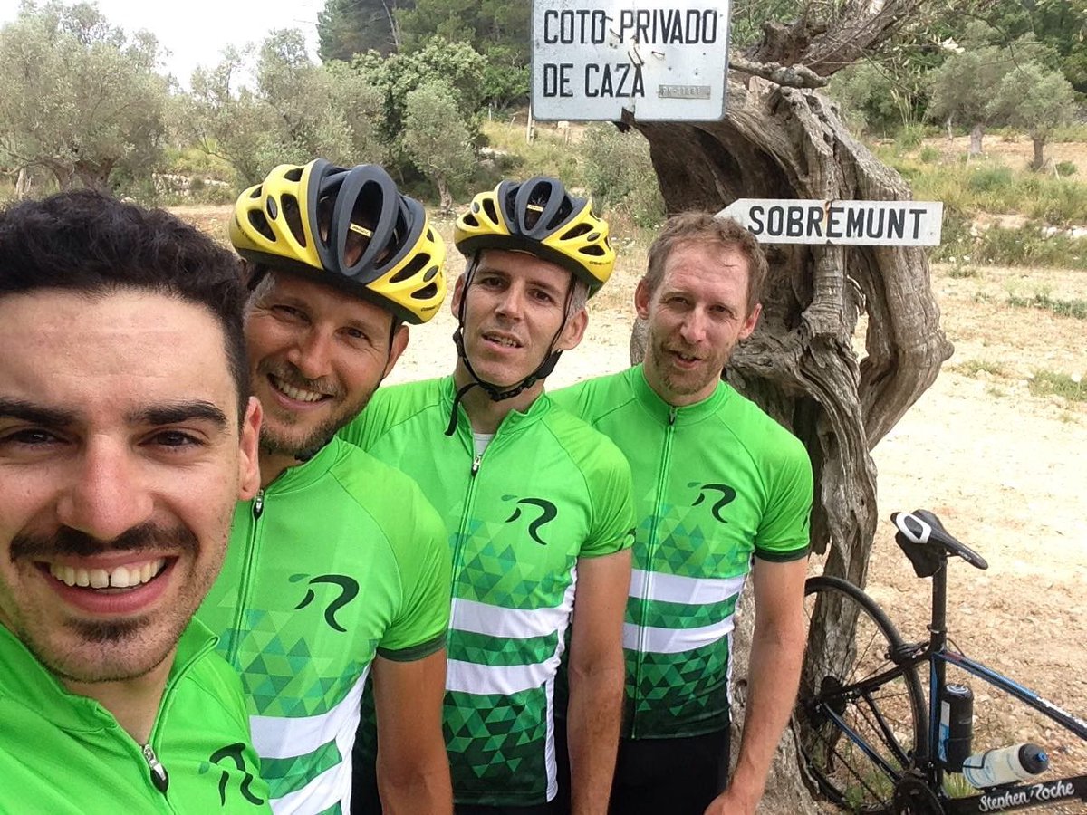 letape87's tweet photo. L'Etape 87 ride captains out training for French alps! #letape87 #pinarello #high5 #clarinsireland #Ekoi https://t.co/xiQMy4J7Vo