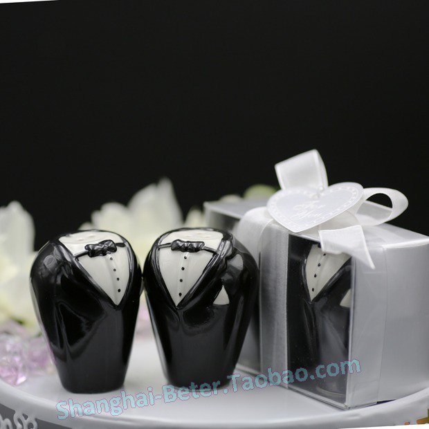 #GroomTuxedo Salt and Pepper Shaker #LGBTWeddingIdeas BETER-TC008 
world.taobao.com/item/436856593…

 #LGBTmarriage #gaywedding #Partyfavors