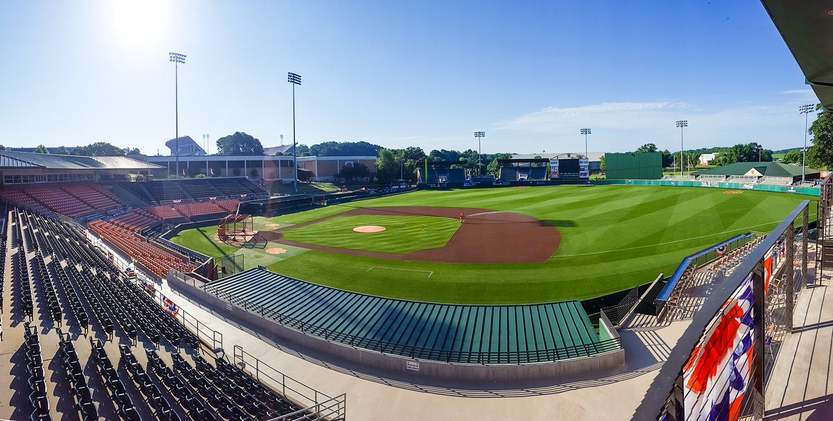 ClemsonBaseball's tweet photo. Rise &amp; shine! #Clemson ☀️ https://t.co/h3b5Vg0pPQ