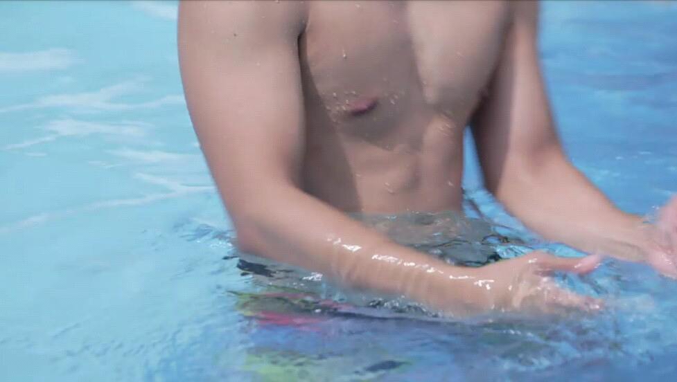 EnchongDeeWorld's tweet photo. Pa-abs plus may pa-muscle pa! ❤ #ALTLFinalAnswer https://t.co/gisF8bdHLT