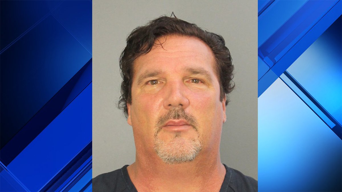 Former Fort Lauderdale Public Works Department employee arrested: bit.ly/2rMOJJS https://t.co/c0HtGQamOQ