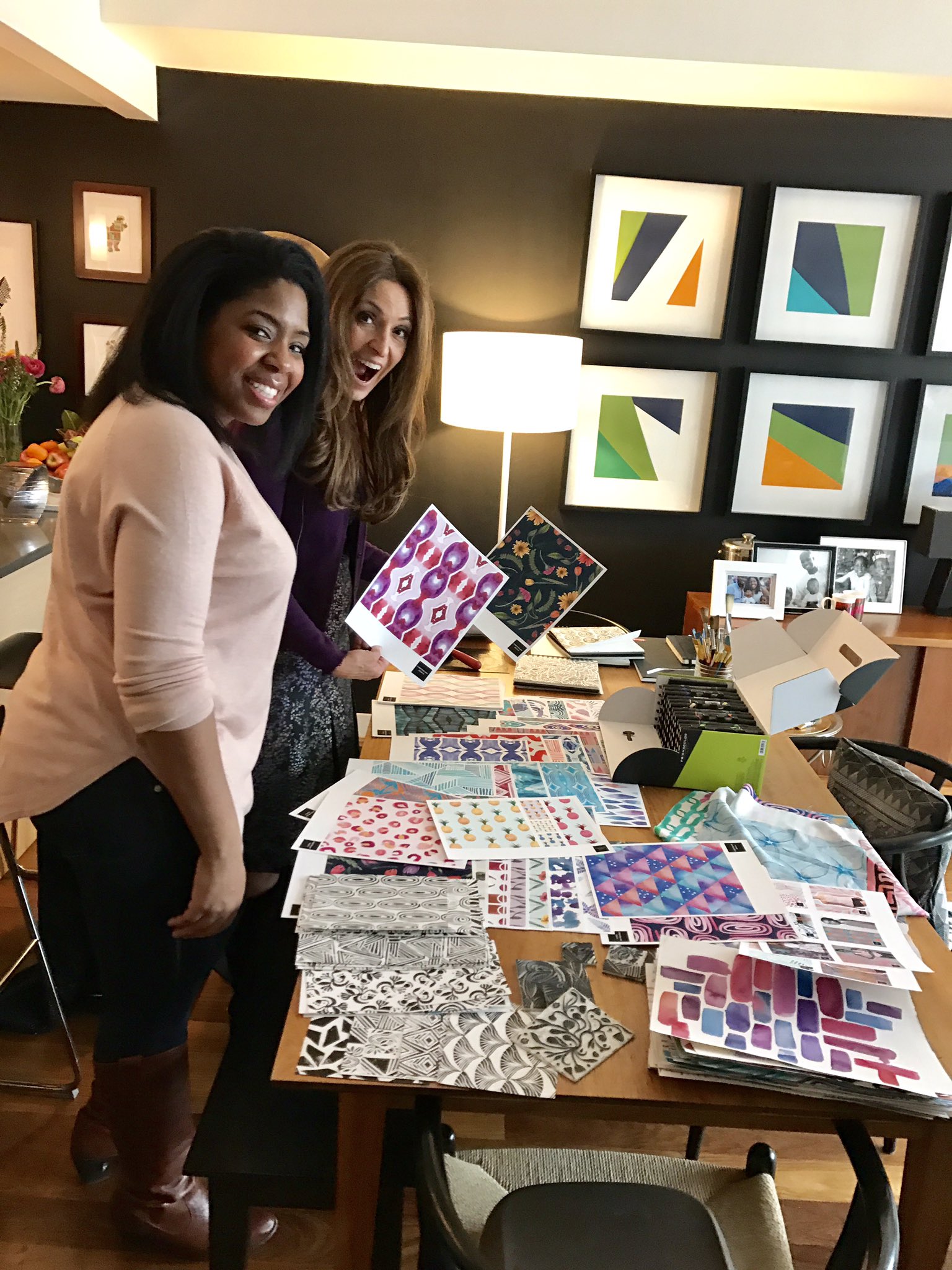 Suzy Welch on Twitter: "Thx to e-commerce, mom-preneurs are turning their  arts & crafts into serious bank, oh yeah! We look at how on @klgandhoda  today. Tune in! https://t.co/43Na9kUA91" / Twitter