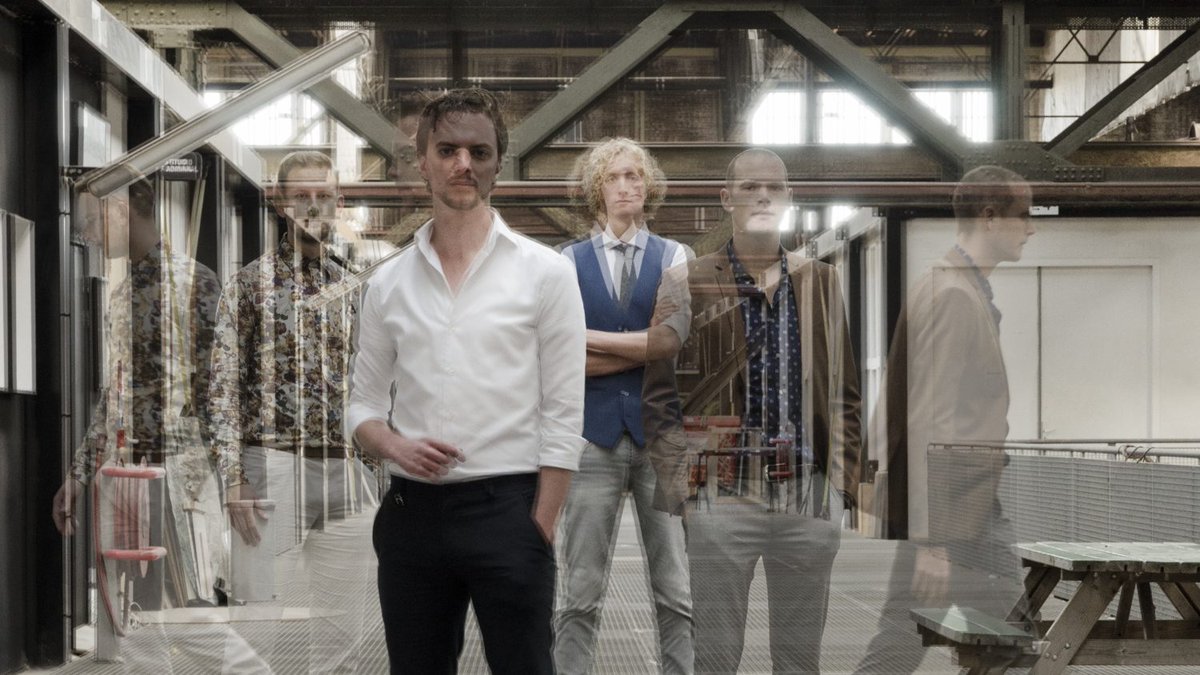 NvdV25's tweet photo. De band @SaintCharlieNL speelt tussen Nijmegen-Arnhem! De opbrengst van hun nieuwe single is voor #NvdV17 Stream nu: https://t.co/VFiWqQpKvF https://t.co/3z1IMDR5PK