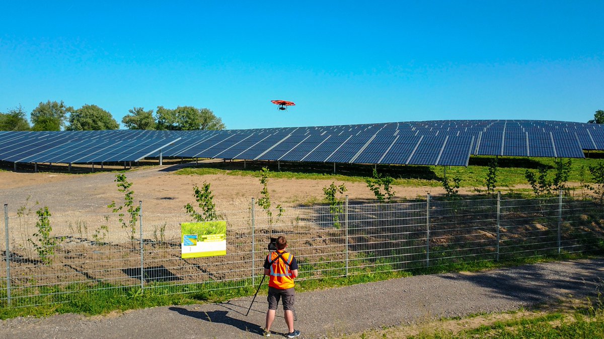 _Aibotix's tweet photo. Weather's perfect for aerial jobs! Enjoy your weekend! #workingtool #UAV #Aibot https://t.co/U2UkrPzLqf