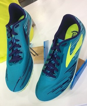 AerobicsFirst's tweet photo. #FastTwitchFriday Brooks Mach 18! For longer distances and XC!! $100 https://t.co/2mTwzb0sxb