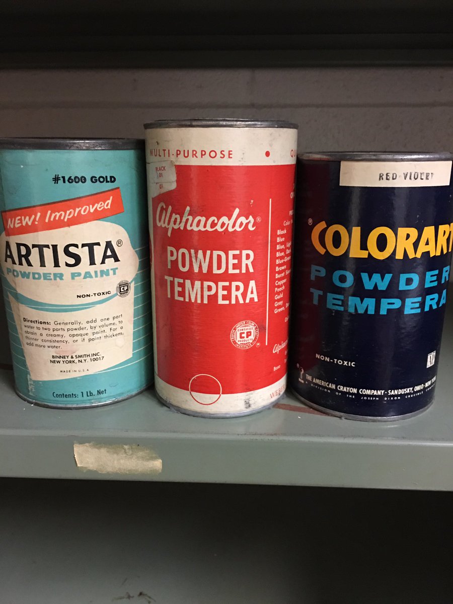 A few vintage art supplies from Mitchell. 🖌🎨