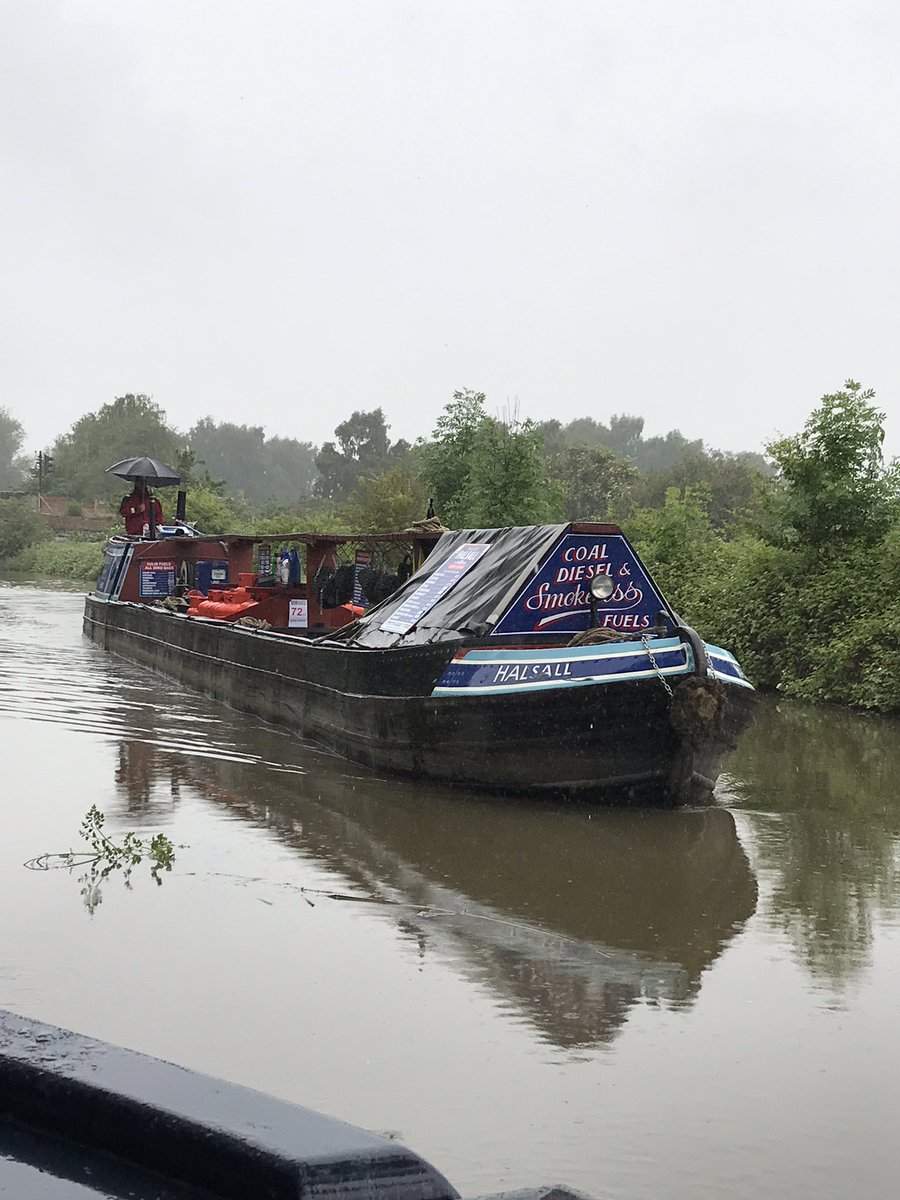 NBKinver's tweet photo. @fuelboathalsall Spotted on the T&amp;M heading south from Marston! When will you get more sunshine in stock?🌞🙊#boatsthattweet https://t.co/7dtTGBVo3y