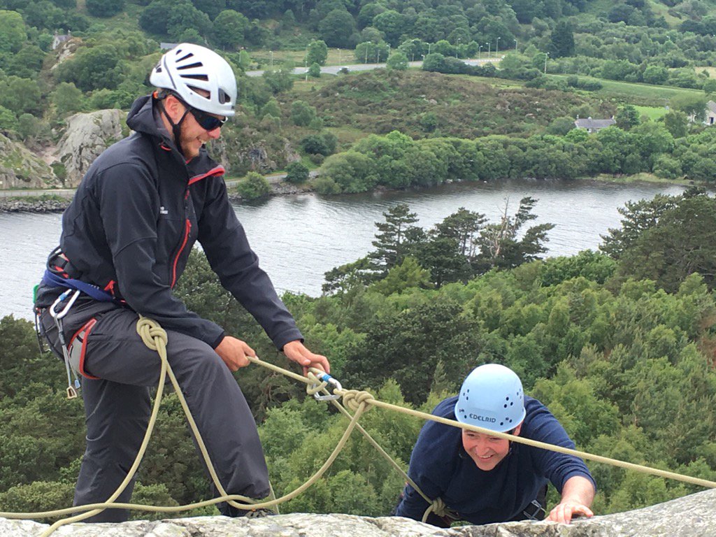 PeeblesHigh's tweet photo. Mr Wilson topping out at Lion Rock with Team Jones! #S1Res #Ogwen https://t.co/iBaD0IPj34