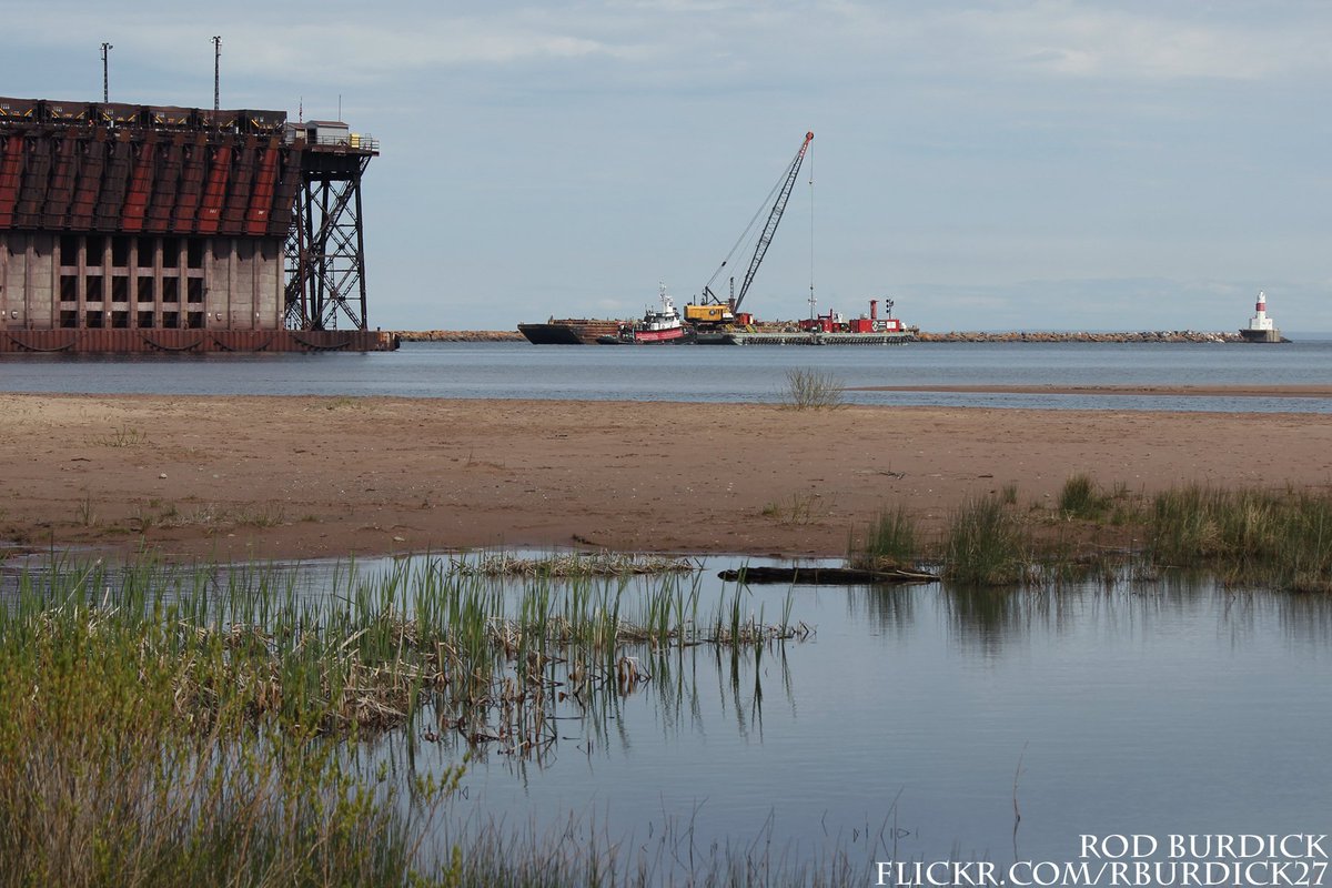 RodBurdick's tweet photo. Dredge work, Upper Harbor, Marquette (5/23/17)
#kathylynn #rybamarine #upperharbor #marquette #lakesuperior #greatlakes #tug https://t.co/UMvlqbNxKw
