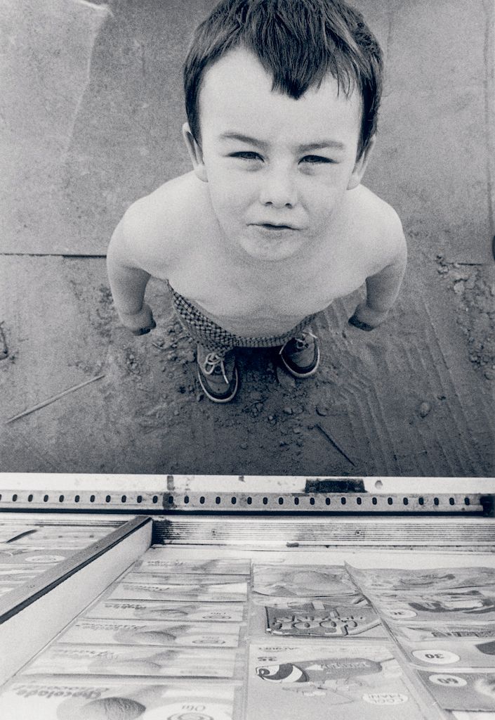 #Discover
Laurence Vray // The ice cream truck is coming / n°3, 2002
#ArtPhotography #BlackAndWhite #MadeInBelgium
> bit.ly/2qIm746