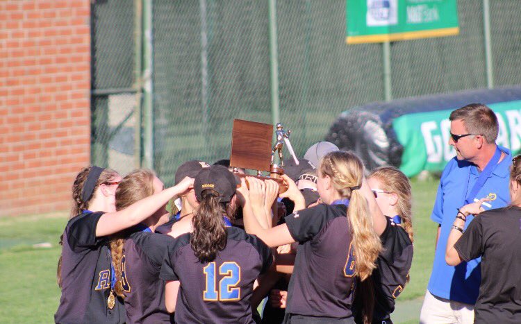 KD Softball tweet media