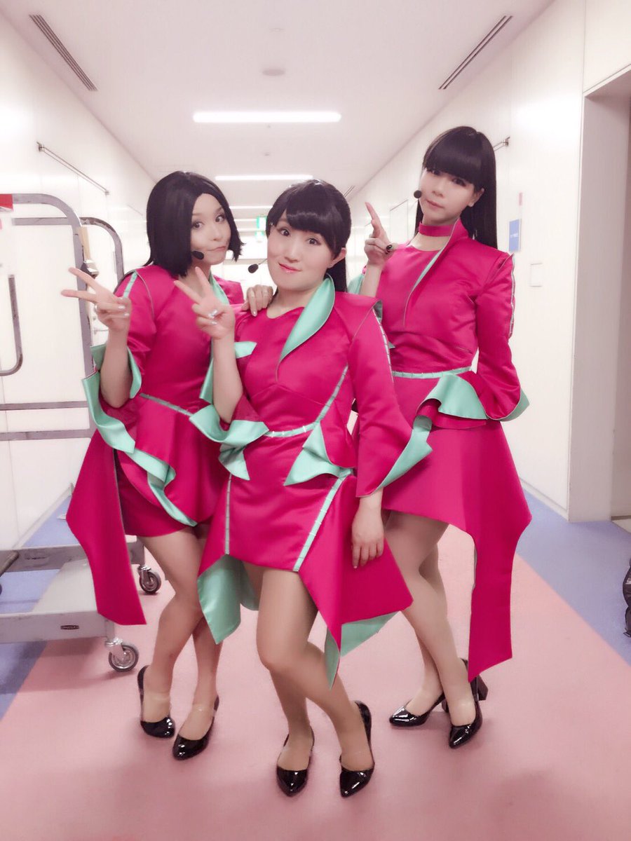 たぬきごはん ほりゆうこ うわ 全然間に合わんかった ものまね紅白歌合戦 見ていただいた方ありがとうございますm M キンタロー とmisonoさんのすき間にかしゆかさんぽい人として映り込めていたでしょうか 緊張でなんも覚えてない