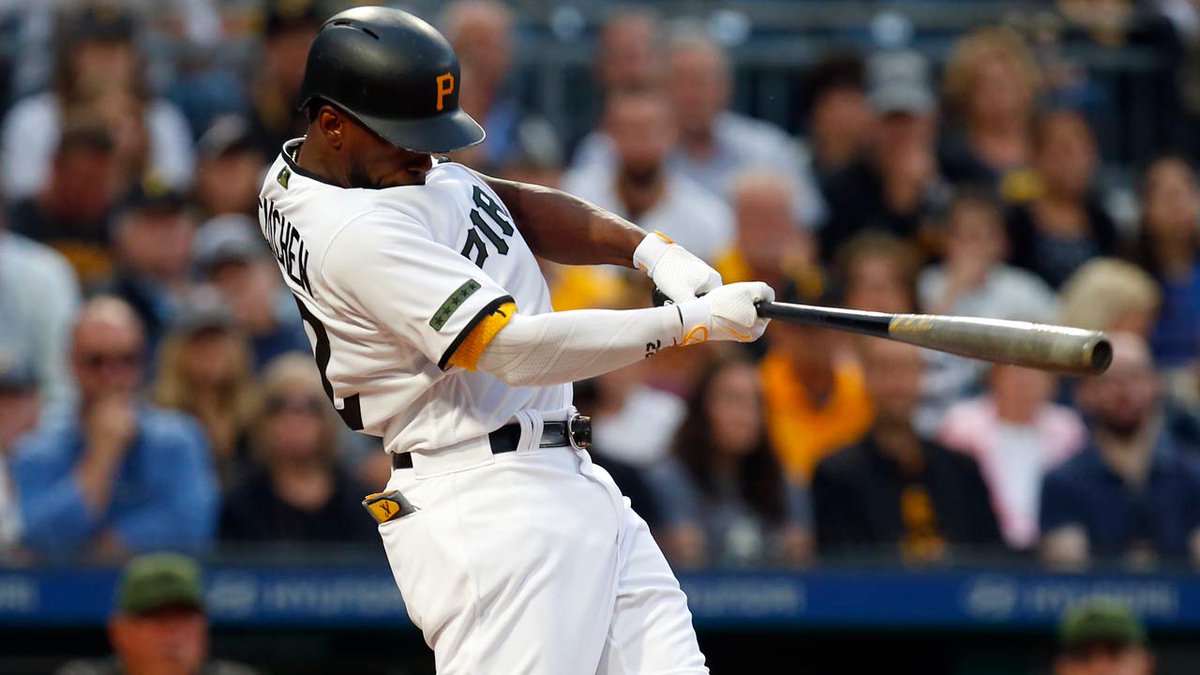 Pirates' Andrew McCutchen heats up at plate crwd.fr/2rgVVwx