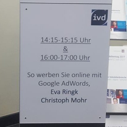 DamconGmbH's tweet photo. @Christoph_Mohr spricht auf dem Deutschen Immobilientag über das Werben mit Google AdWords. #deutscherimmobilientag #dit2017 https://t.co/cLB6CSHjdL