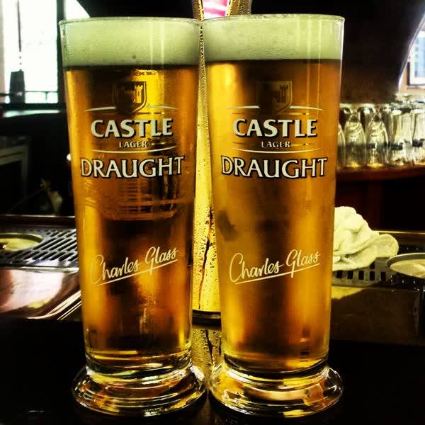 Dros_Restaurant's tweet photo. Its the weekend. Join us for cold beer and great meals. Oh and lots of sport! #Dros https://t.co/luhXQCEzt7