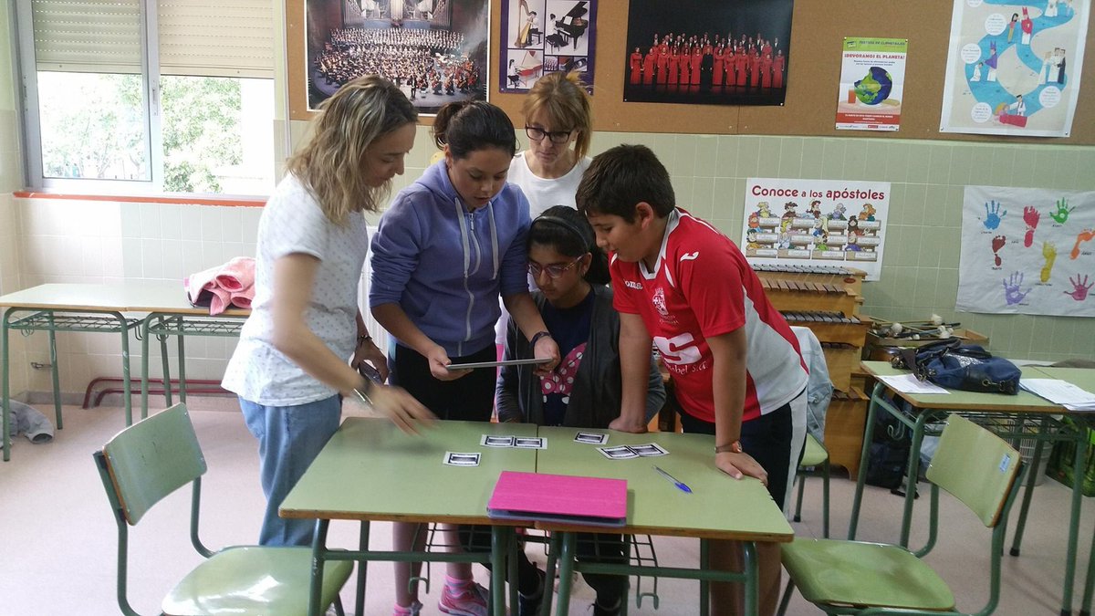 hebusto's tweet photo. La @unirioja a la vanguardia en el empleo de las tecnologías en Educación Primaria. Trabajo fin Grado #Química  #RealidadAumentada https://t.co/nt3mvUaGiy