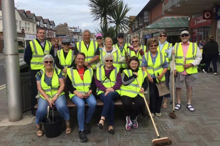 First Big Clean Sweep hailed a huge success
trib.al/LPnkDU7