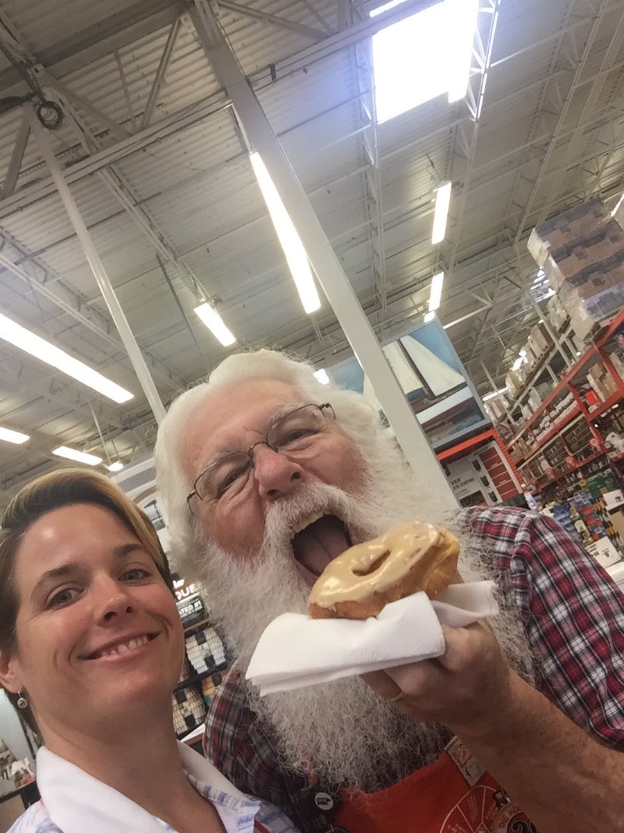 WendyMcclintock's tweet photo. #GetADonut https://t.co/XA6lWMOWXD