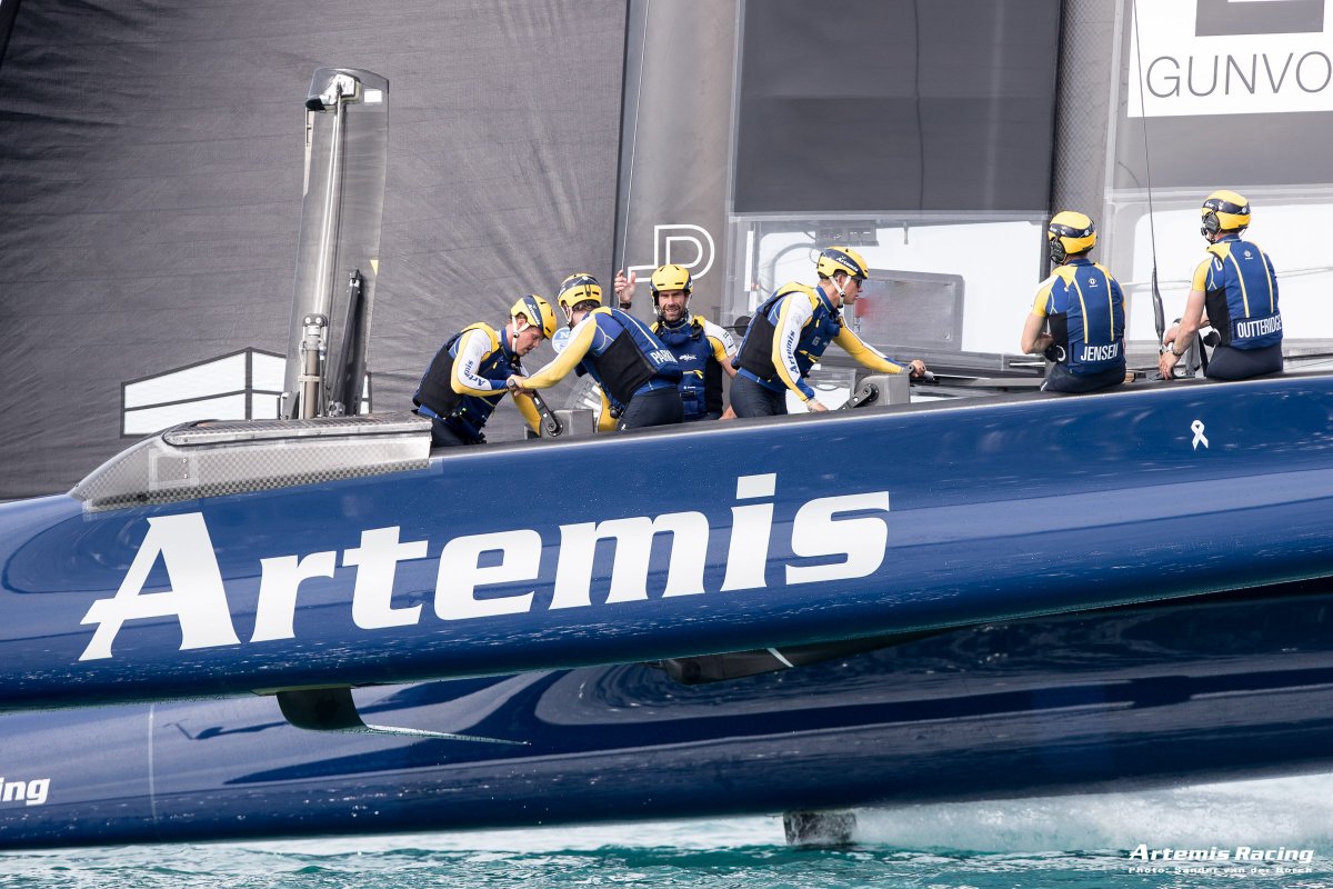 Check out some action shots of yesterday’s fast paced testing session in light winds. 
🇸🇪 #WeAreArtemisRacing 
#AC35 #AmericasCup
