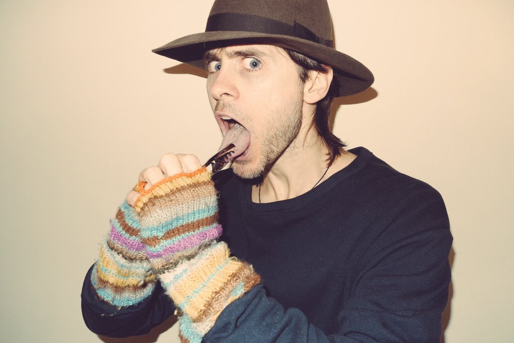 Lestat_7_11_176's tweet image. “I’m not insane, I’m voluntarily indifferent to conventional rationality.” - @JaredLeto