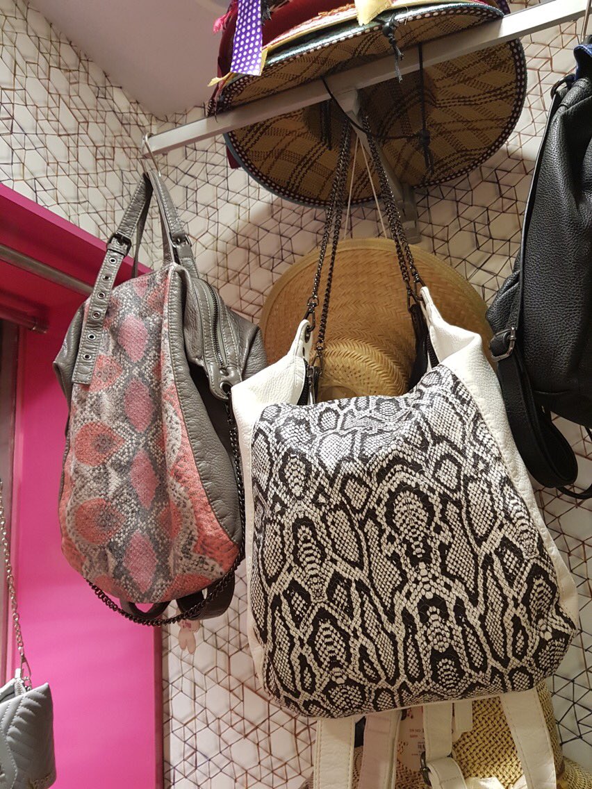 BogaBeinstyle's tweet photo. Weekend calling!

Go all out with animal prints for a head turned look no matter what occasion. 
#BOGA #BEINSTYLE #bags #instashopping https://t.co/0mp2FgUHvR
