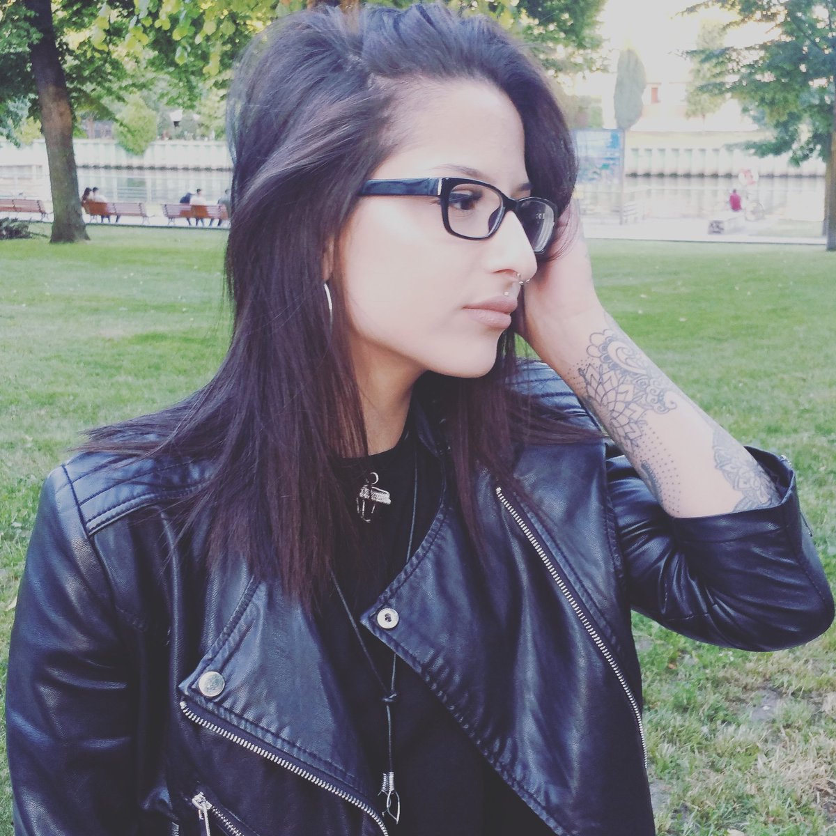 nataly_daluz's tweet photo. Beautiful and talented friend rocking her new #choker. For more like this: https://t.co/H56DsEI49P #Etsy #unique https://t.co/NnlJ2Ayhy3