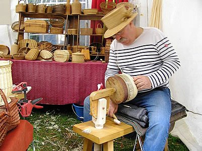 BowhunterWeb's tweet image. Alford Craft Market&apos;s Working Crafts Weekend featured Basket Makers and Willow Weavers
alford.info/craftmarket