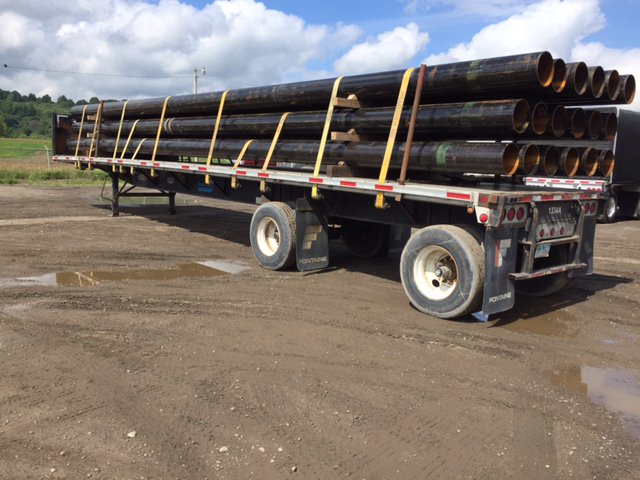 GreenLinesTrans's tweet photo. #loaded with pipe shipping from @portofcleveland to #Benmit Dalton, OH. #oilandgas #MakeAmericaGreatAgain #Safety is part of our #delivery! https://t.co/lt3YE7hKX4