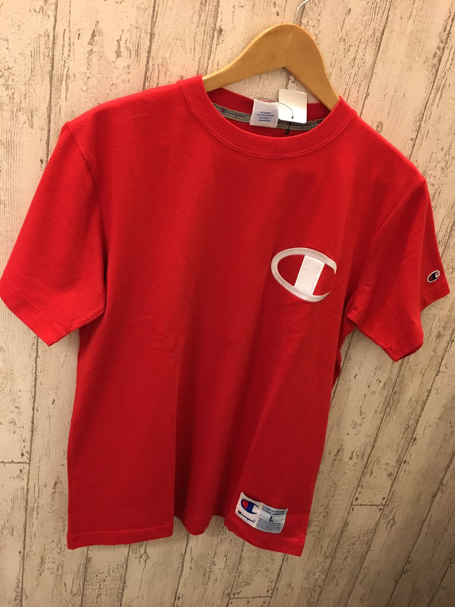 maaaasaaaataka's tweet photo. チャンピオン、デカロゴTシャツ、RED再入荷‼️
BLUEも残りわずかです😳
定番の色と違った色もまた可愛くて良いですな😁👍
#ファッション
#Canpion
#COLORS
#上通りCOLORS
#熊本 https://t.co/JVFLGnF0Ny