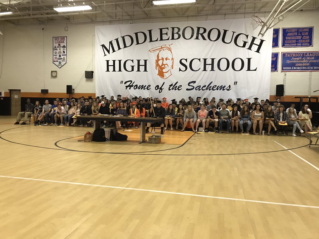 brianburke3584's tweet photo. @ClassOf2017_MHS graduation rehearsal! #onemoreday https://t.co/fb7EW2Y5fI