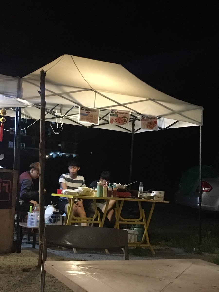 theroselanna's tweet photo. ใครมา #69below แวะมาซื้อเอ็นข้อไก่ เฟรนซ์ฟราย ด้วยนะคะ ตาหลุดมากกกก กรอบจิง ลำจิง #reviewchiangmai https://t.co/JgvvBMygbj