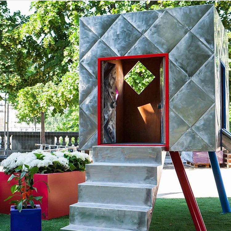 la #cabane de <a href="/guidurost/">guillaume durost</a> au salon <a href="/jardinsjardin/">Jardins, jardin</a> aux #tuileries vous attend! #sortie #famille #jardin #design #outdoor #airedejeu #enfants