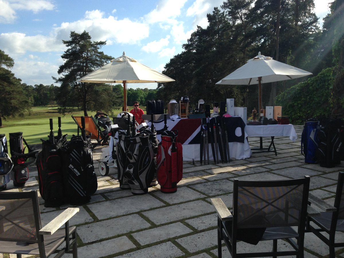 chateau_guiraud's tweet photo. Félicitations à tous les participants du tournoi de golf de l'#APREC et en particulier au golfeur ayant remporté notre magnum 2014 ! https://t.co/qKAAJOKZyX