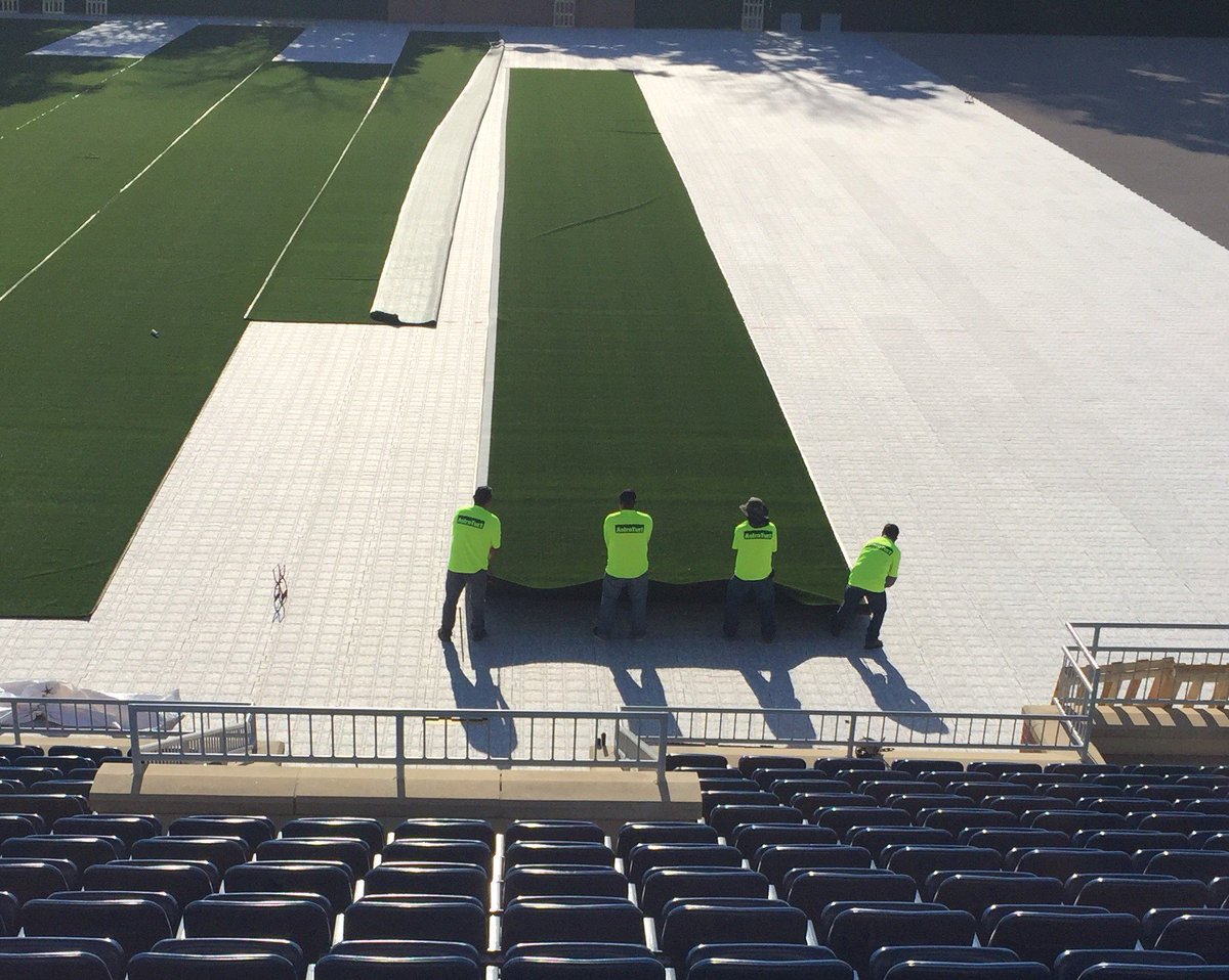 AstroTurfUSA's tweet image. AstroTurf is being rolled out @HopeCollege today! Our crew is hard at work installing great turf. #OnOurTurf #GreatTurf @HopeAthletics