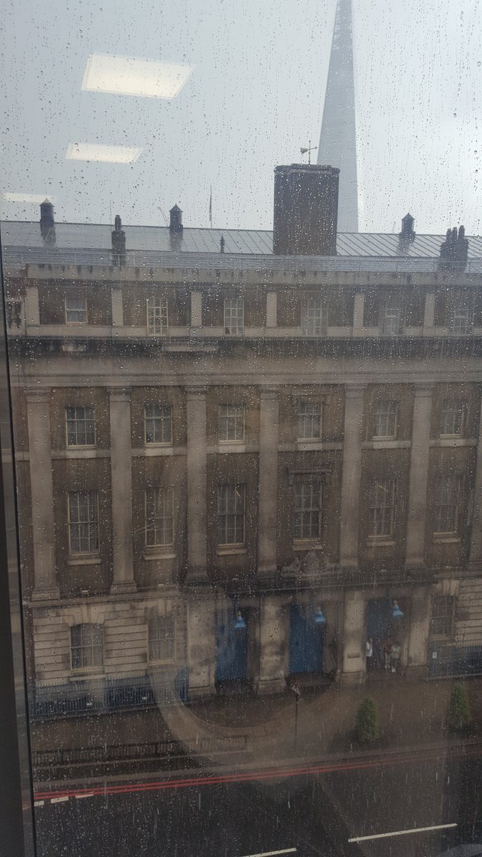 ConsumerChrisNW's tweet photo. Really not looking forward to my cycle home!  #rain #catsanddogs https://t.co/RE1pq0CFrv