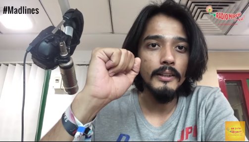 mirchiplus's tweet photo. Cricket brings the 2 rival nations together and how? Watch @RJAbhinavv crack the mystery! #Madlines https://t.co/CnXhSpDzqO https://t.co/h2wYBnxquM