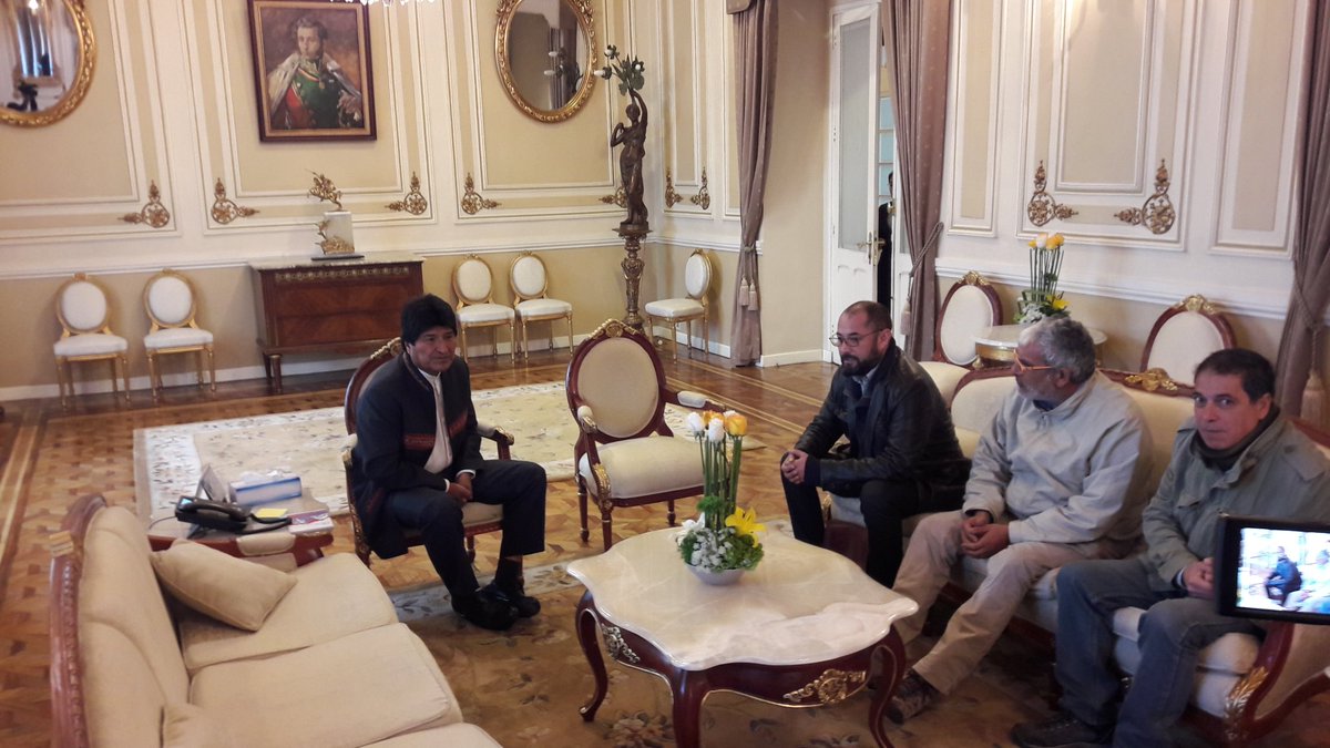 MinPresidencia's tweet photo. #ElLibroDelMar
@evoespueblo saluda rebeldía de nuevas generaciones chilenas que piden #MarPara Bolivia y Chile
https://t.co/CmwsQCzsJM https://t.co/iIpbPNnW8P