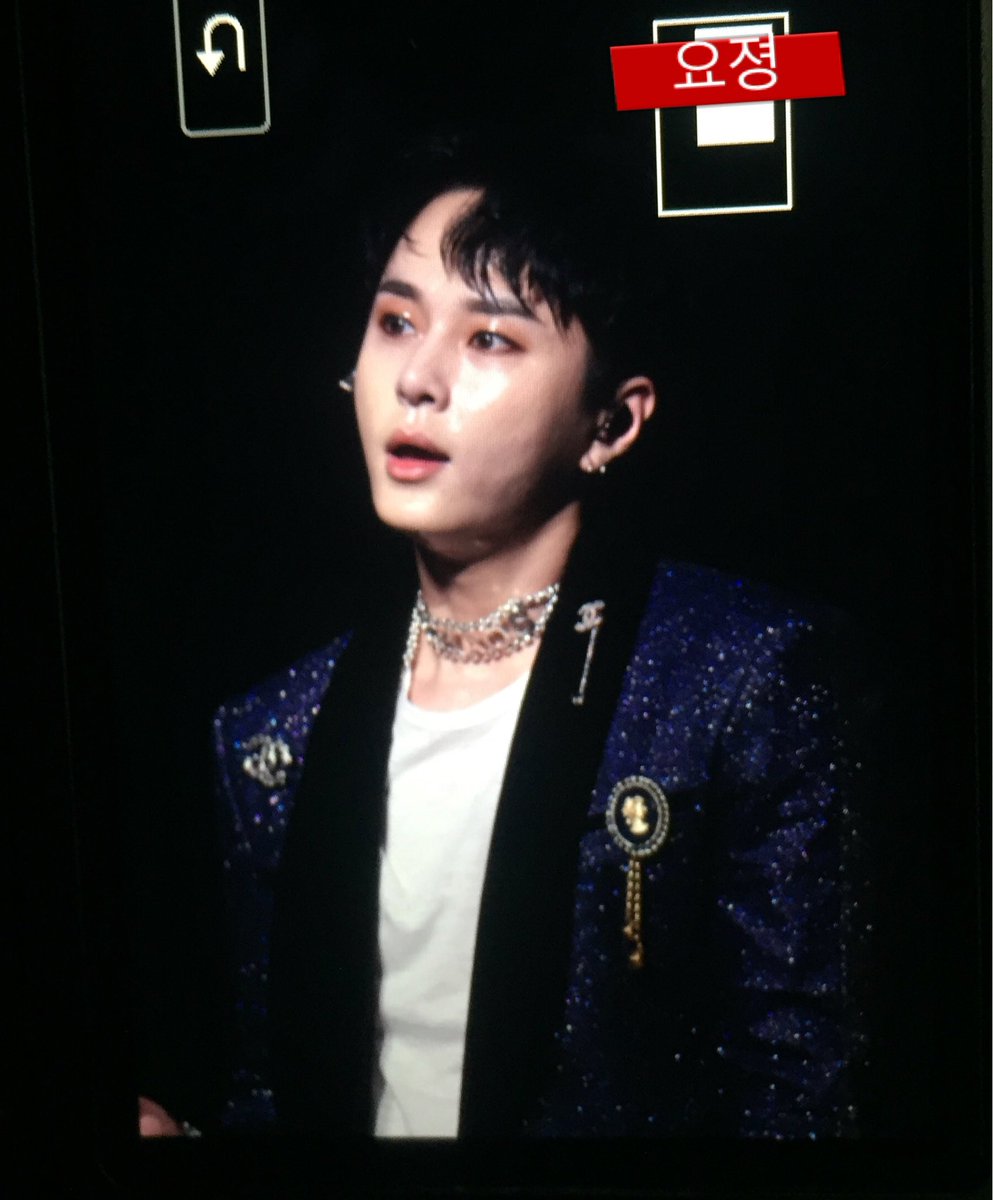 helloimys91's tweet photo. 170602 HIGHLIGHT LIVE <CAN YOU FEEL IT?> #하이라이트 #준형 https://t.co/mVHYGPQgCe