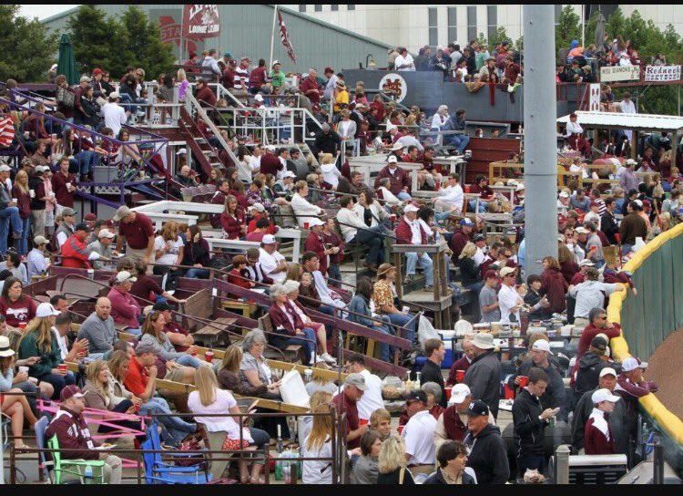 CoachCannizaro's tweet photo. Excited to see all of the GREAT @HailStateBB fans in Hattiesburg today!!!
#bestfansincollegebaseball
#StarkvilleSouthfortheweekend https://t.co/CtsZmvcYNj