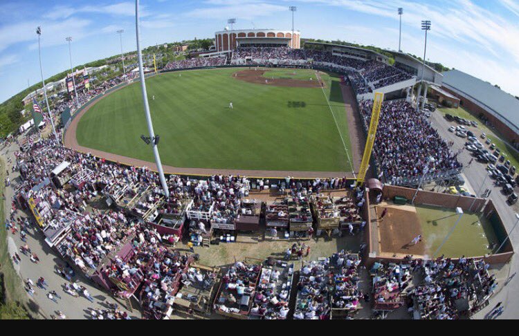 CoachCannizaro's tweet photo. Excited to see all of the GREAT @HailStateBB fans in Hattiesburg today!!!
#bestfansincollegebaseball
#StarkvilleSouthfortheweekend https://t.co/CtsZmvcYNj