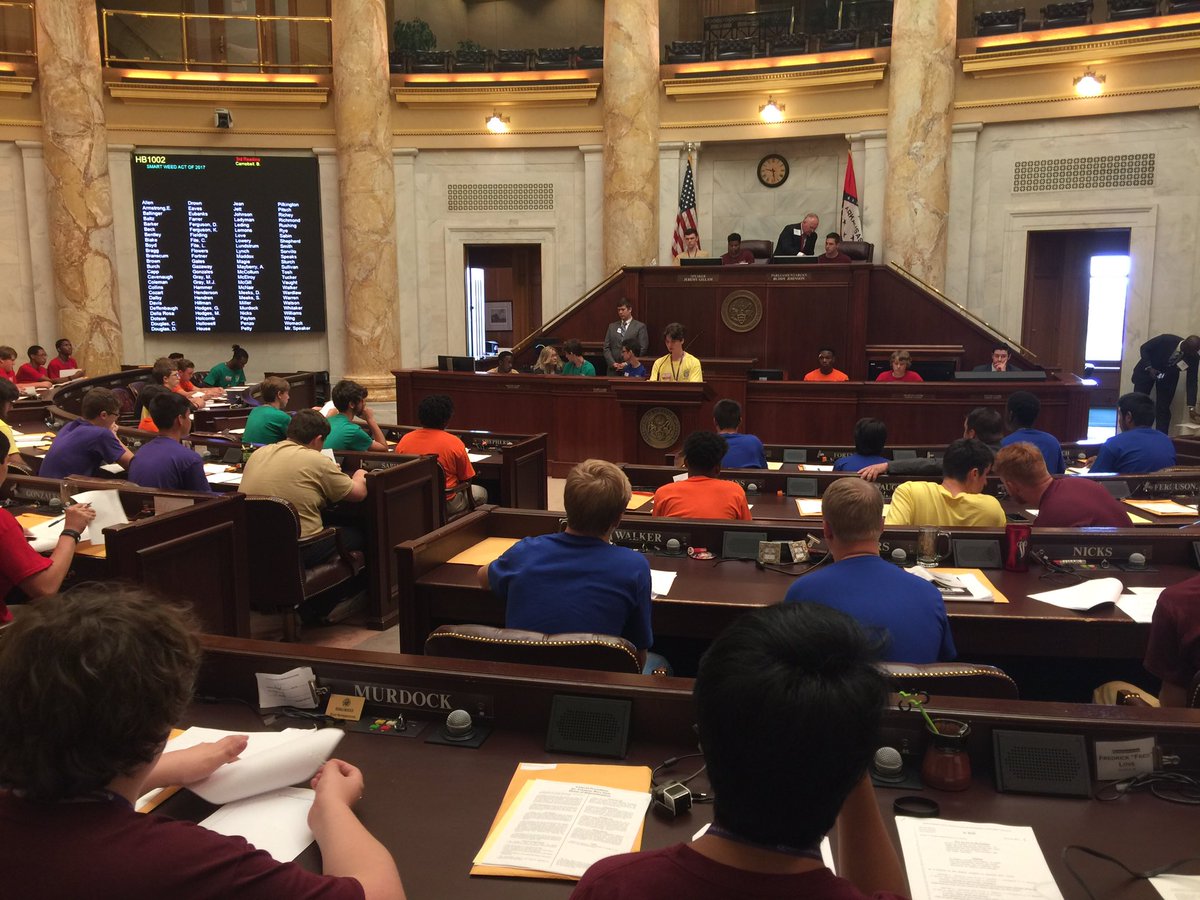 ARBoysState's tweet photo. Live from around the Capitol this morning! Delegates are taking office and passing legislation. #ARBS2017 https://t.co/HWEbLCiZZC