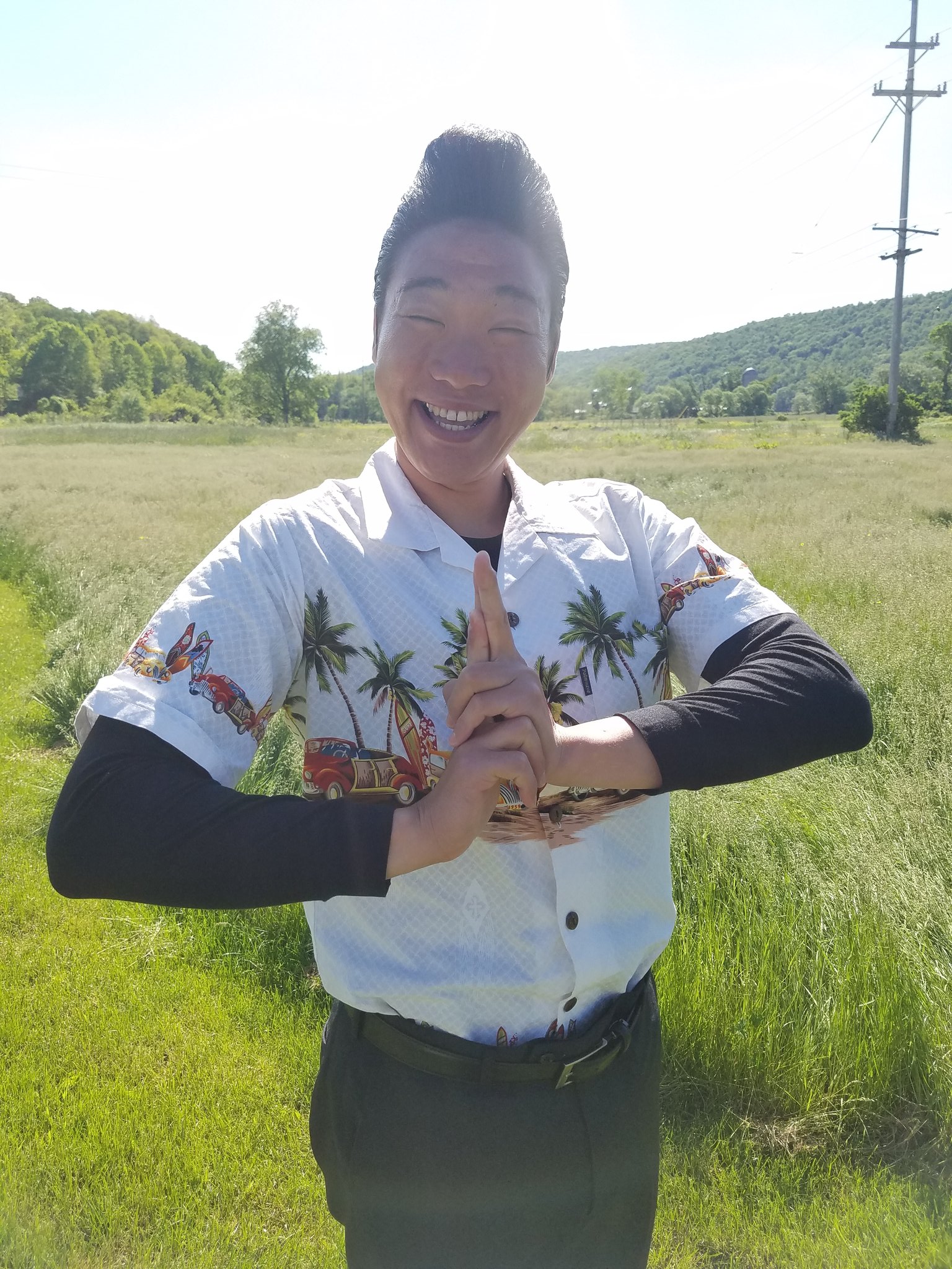 みやぞん 髪伸びてリーゼントがどんどん高くなる 日本帰ったらきるぞーきるぞーきるぞぉー T Co Voyn2kym6e Twitter