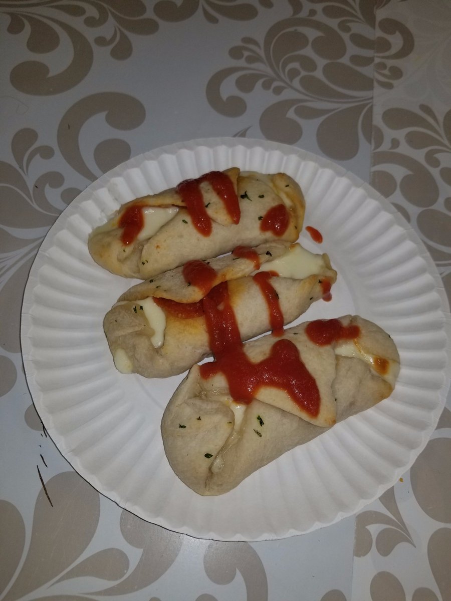 FMSSummerSchool's tweet photo. Cooking class is making some delicious food and check out their plating!  #summerschool #c6learns https://t.co/smazTX6XGR