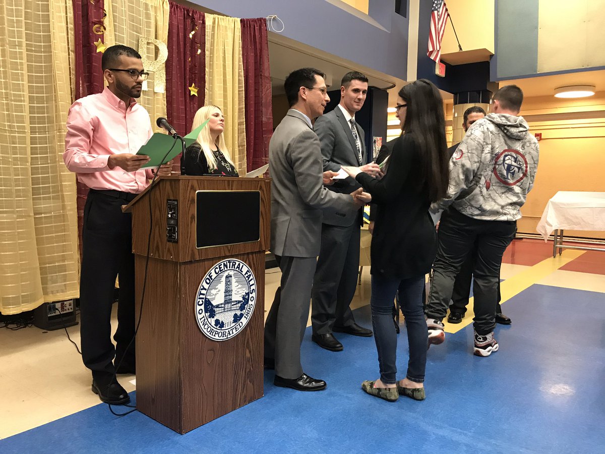 AnnaKids1st's tweet photo. .@CFSchoolsRI @RICNews @RICL4L celebrate conditional acceptance with @CentralFalls_RI Warriors! #gotcollege? #firstgenisreal @FrankDSanchez https://t.co/VQ7OB7IDAF
