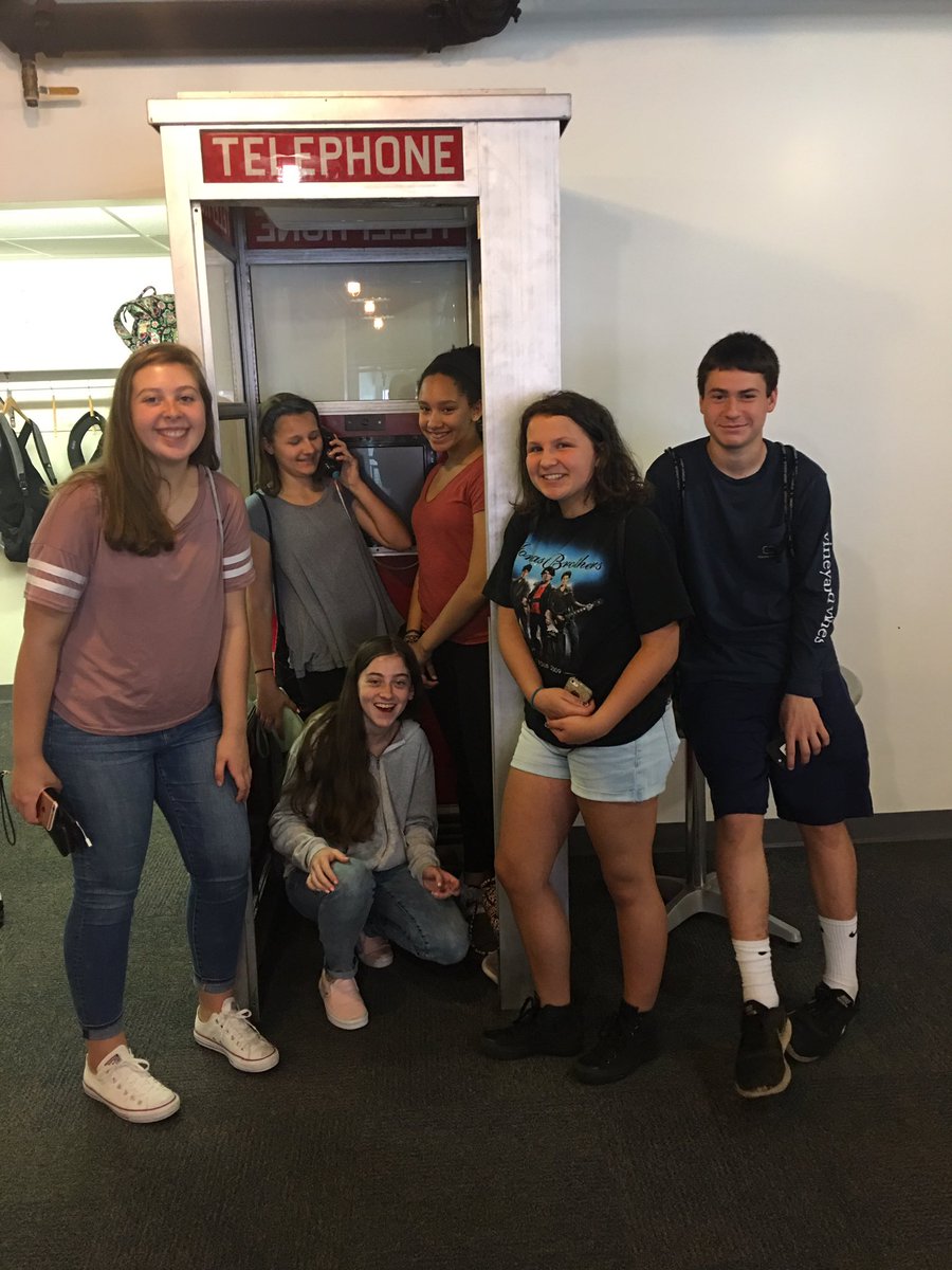 MrsRonayne's tweet image. Great teamwork @5wits today 👍🏻Thanks to Student Council for being awesome &amp;amp; @MrsKrugger for being the best chaperone 💙💛👏🏼