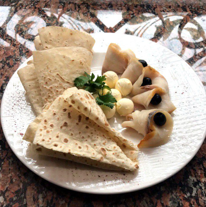 IzumCafe's tweet photo. 😌Тонкий Лаваш с масляной рыбой.🤗 

#КафеИЗЮМЗахарьевская14 #кафеспб #спб❤ #odaeda #еда #рыба #блюдо https://t.co/6h1krxllx5