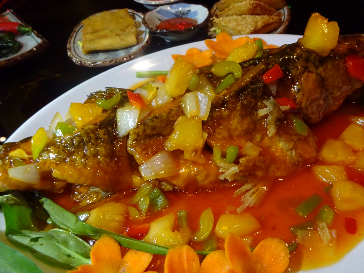 natalieyychan's tweet photo. Just few hours left to vote @GenChinatownBir for the @mfdhawards !! Just look at their yummy food https://t.co/DluK3fqth8