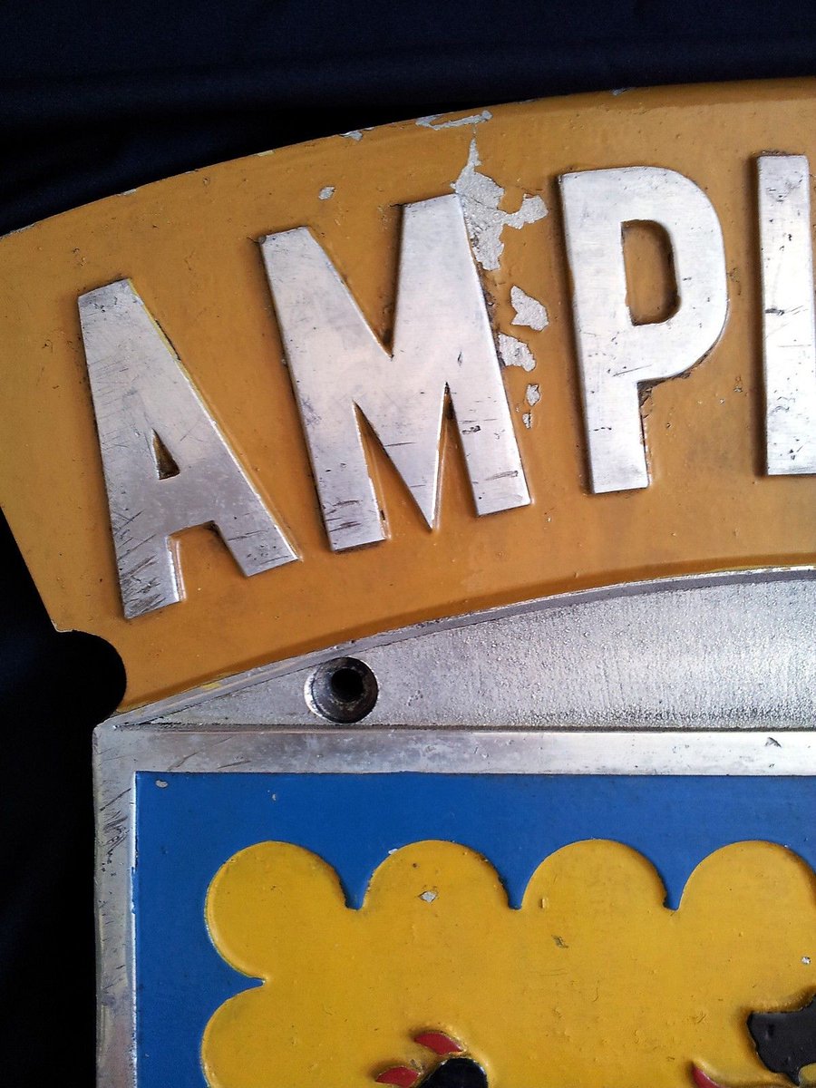 NATfranconville's tweet photo. blason #Amplepuis de la fameuse #CC72084 https://t.co/TnHyEWn20G #qml #sncf #héraldique https://t.co/x1YJAFz2ix