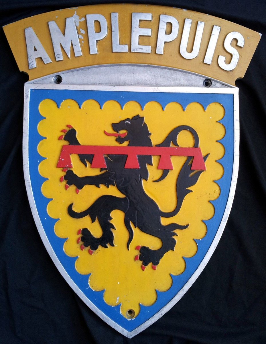 NATfranconville's tweet photo. blason #Amplepuis de la fameuse #CC72084 https://t.co/TnHyEWn20G #qml #sncf #héraldique https://t.co/x1YJAFz2ix
