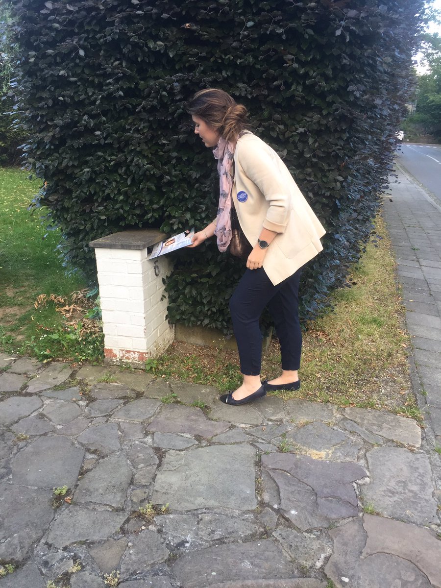 Laporte_Caro's tweet photo. Fin de campagne officielle ce soir: merci à tous pour votre engagement et mobilisation sur le terrain ! https://t.co/zMKEtXJlgW #ExtCirco04 https://t.co/5Yu5VwAade